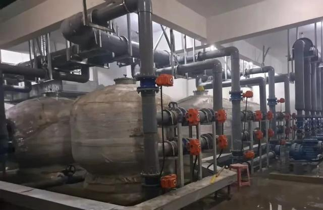 小黄片网址过滤砂缸和循环水泵